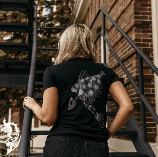 Skeleton Turtle Hand - drawn Ladies T-Shirt